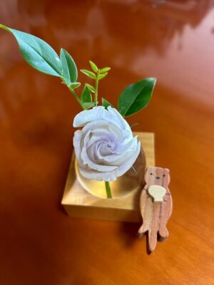 ラッコとトルコキキョウ