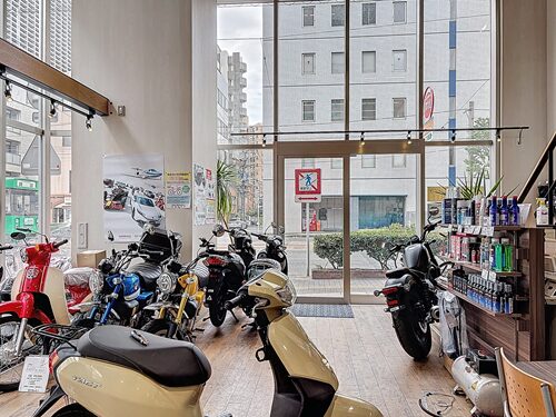 岡東オートショップ