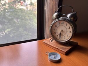 時計と方位磁石