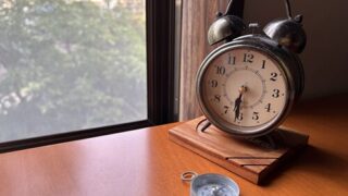 時計と方位磁石