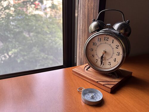 時計と方位磁石
